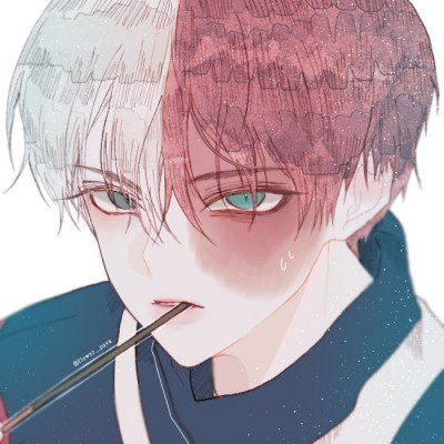 女生痛经捡来的猫从门缝推药进来
